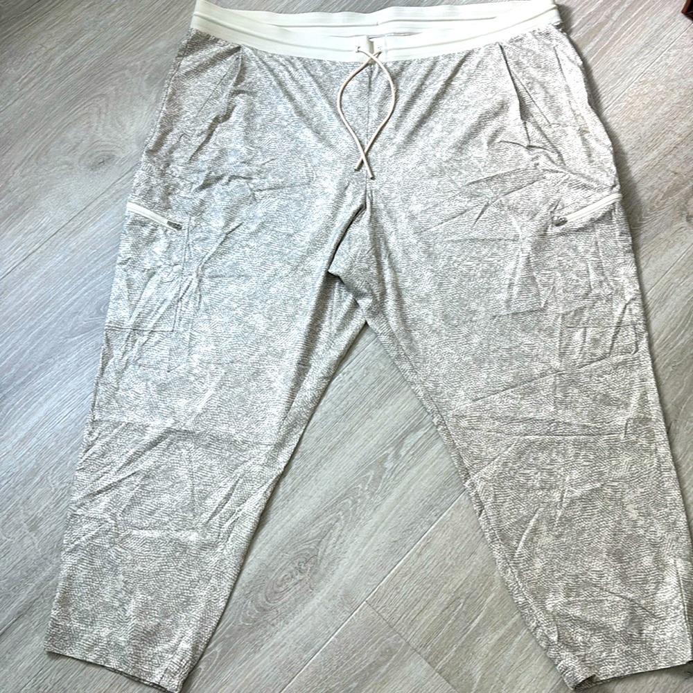 Athleta Venture Viper Grey Printed Pants size 26